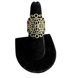 Intricate gold tone filigree Victorian style cocktail ring - size 7